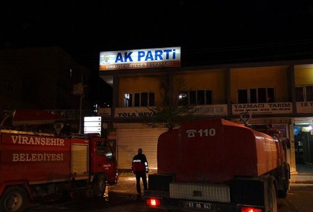 AKP-nin binasını yandırdılar